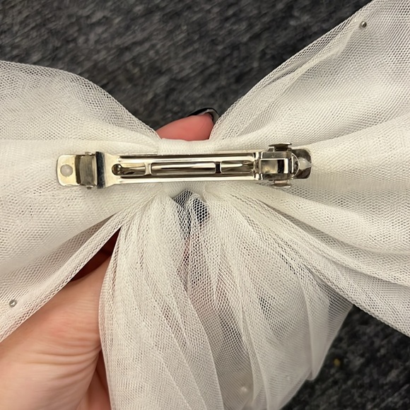 Pearl bow - Picture 3 of 3